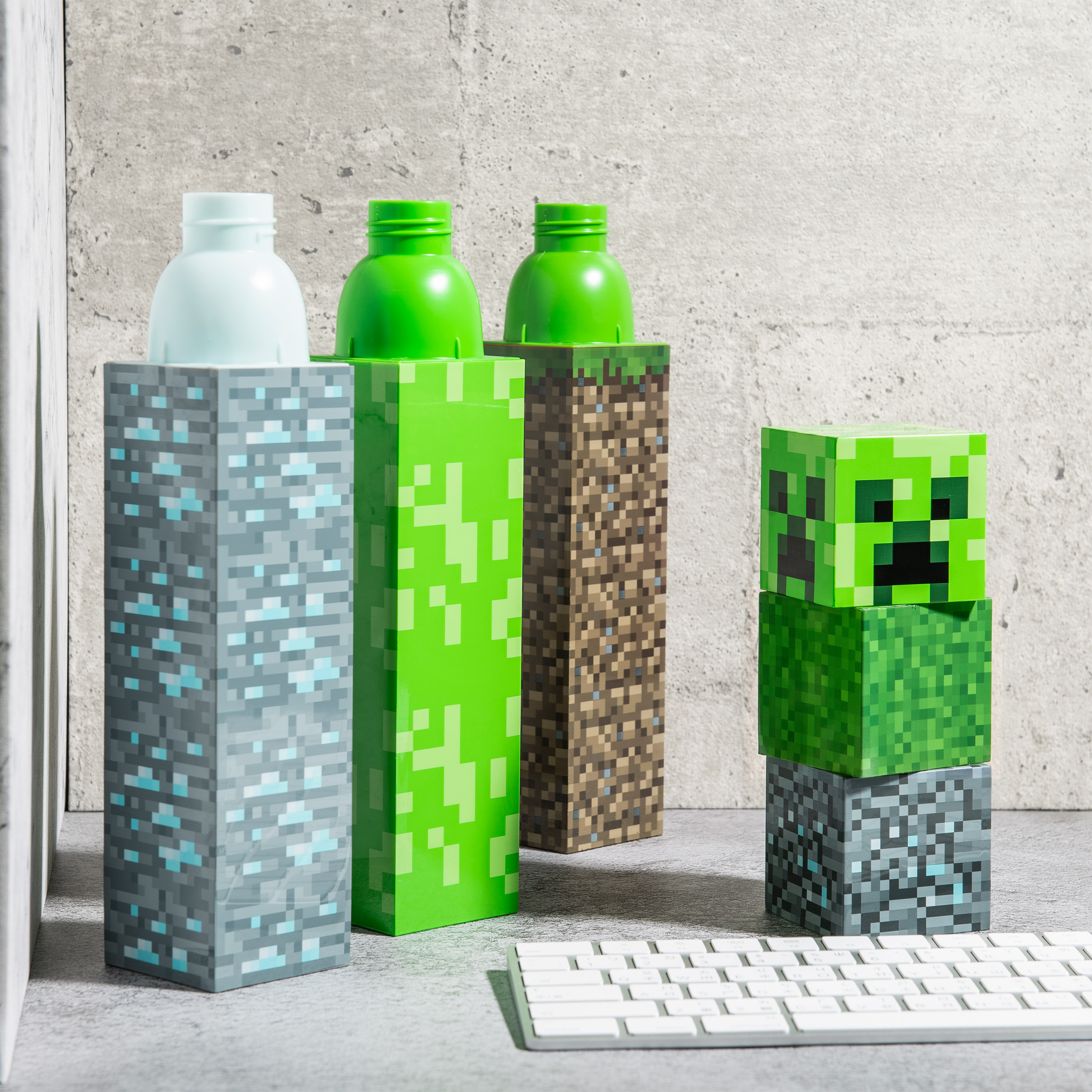 Minecraft 22 ounce BPA Free Water Bottle, Diamond Ore slideshow image 10