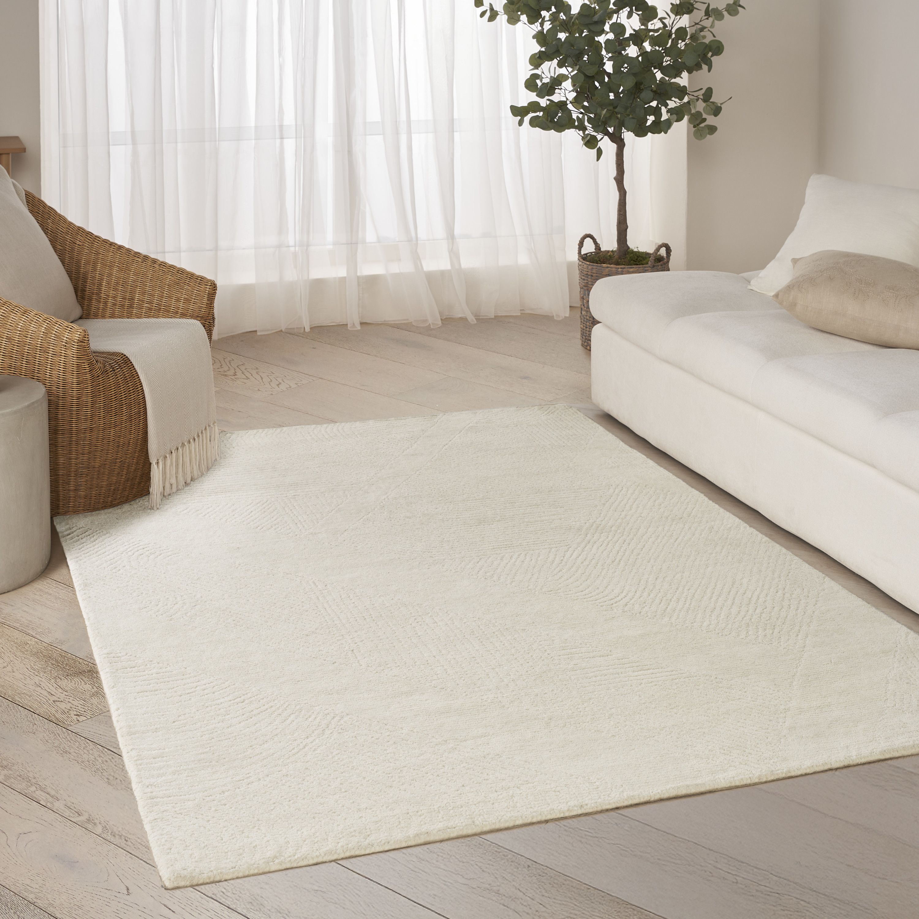 DKNY Pure Patterns 5'3" x 7'3" Ivory Modern Indoor Rug