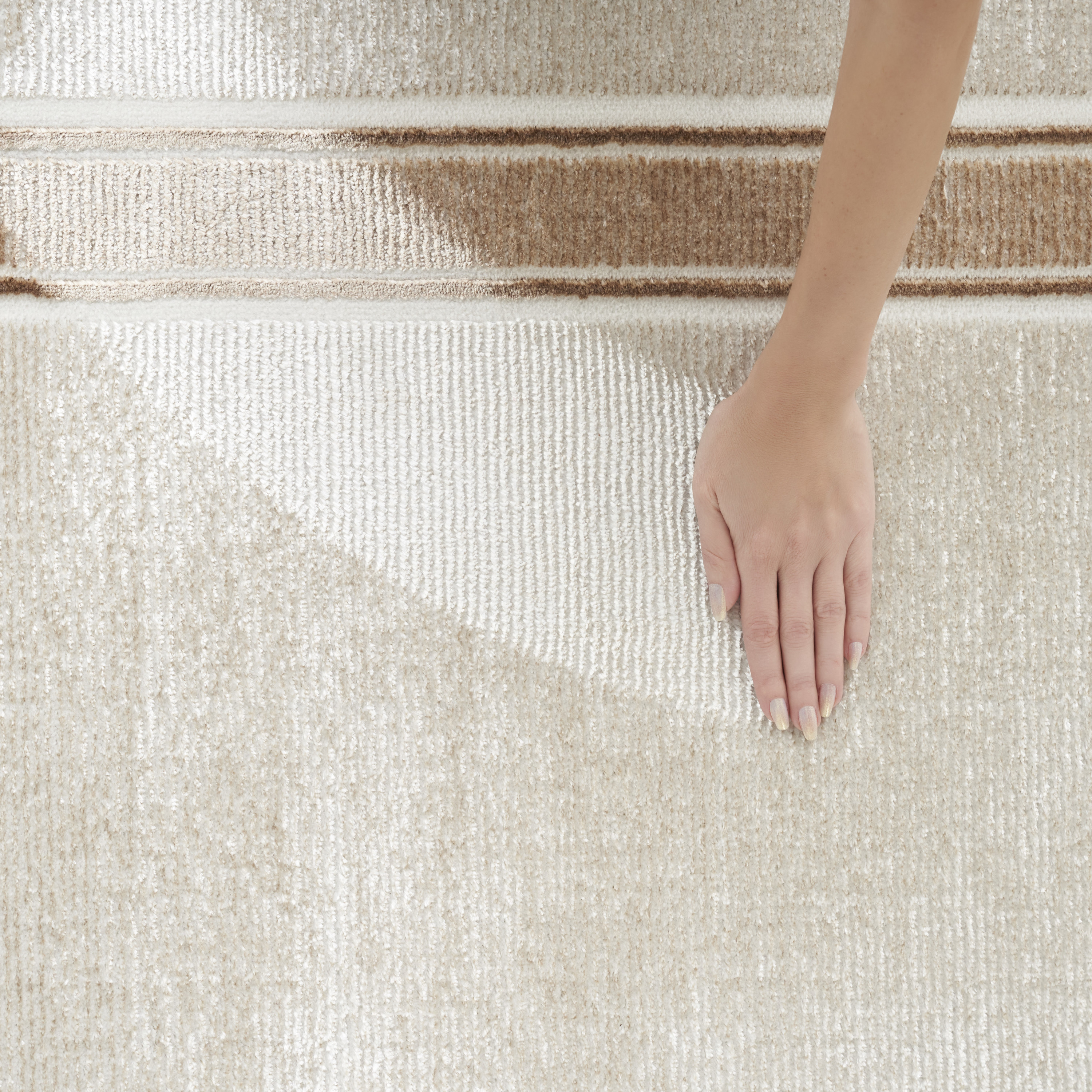 Nourison Glitz 3'11" x 5'11" Ivory Cream Contemporary Indoor Rug
