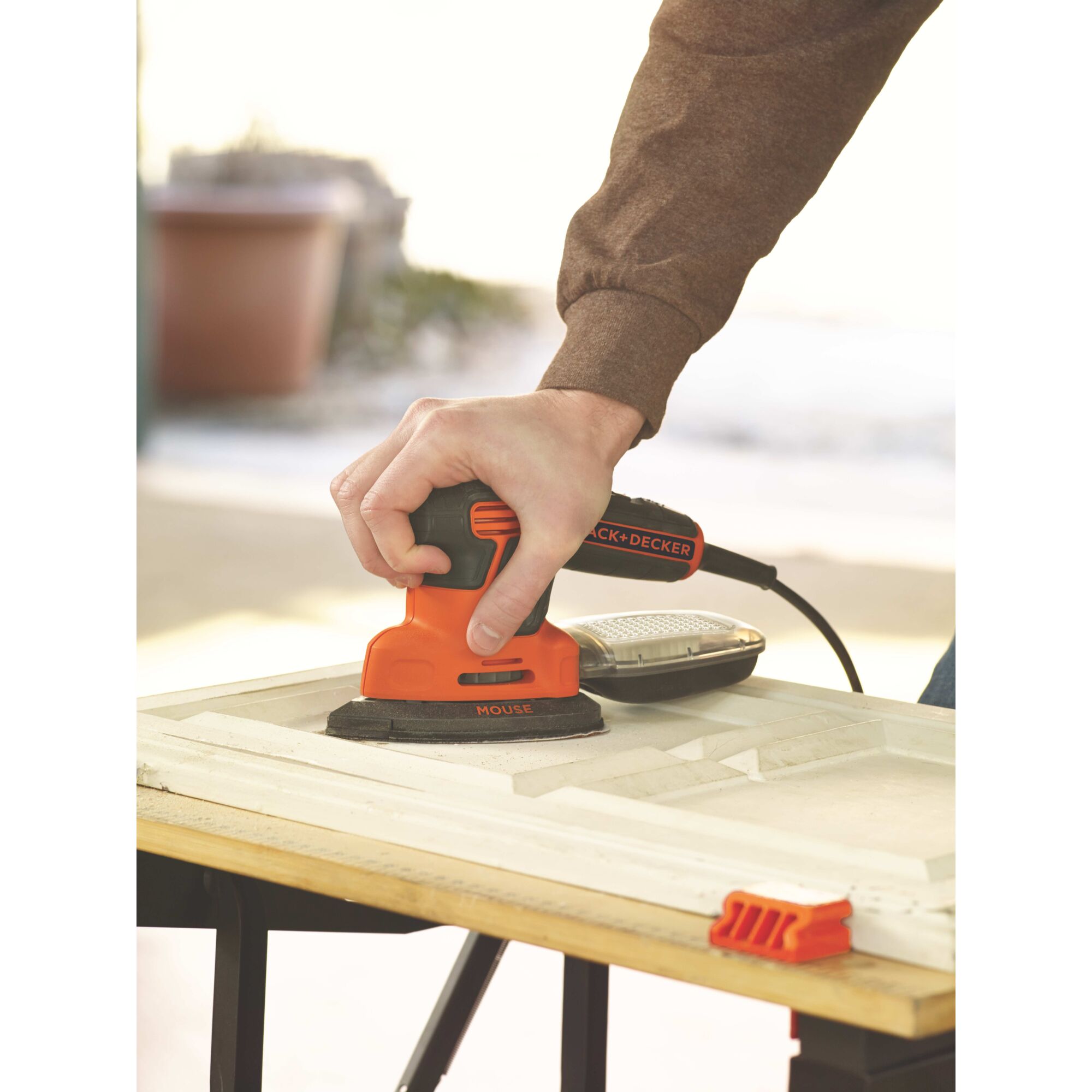 3 position grip for control and ease feature of MOUSE Detail Sander.