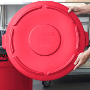 Rubbermaid Commercial, BRUTE, Self-Draining, Round, Resin, 55 gal, Resin, Red, Receptacle Lid