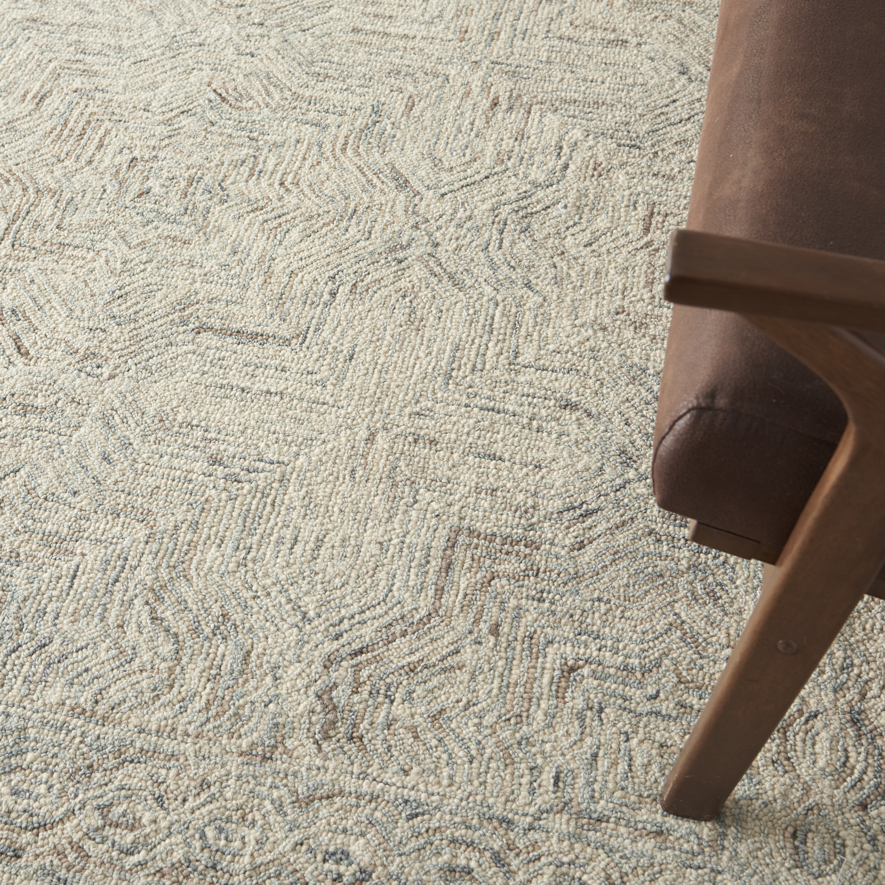 Nourison Interlock 3'9" x 5'9" Blue Ivory Bohemian Indoor Rug