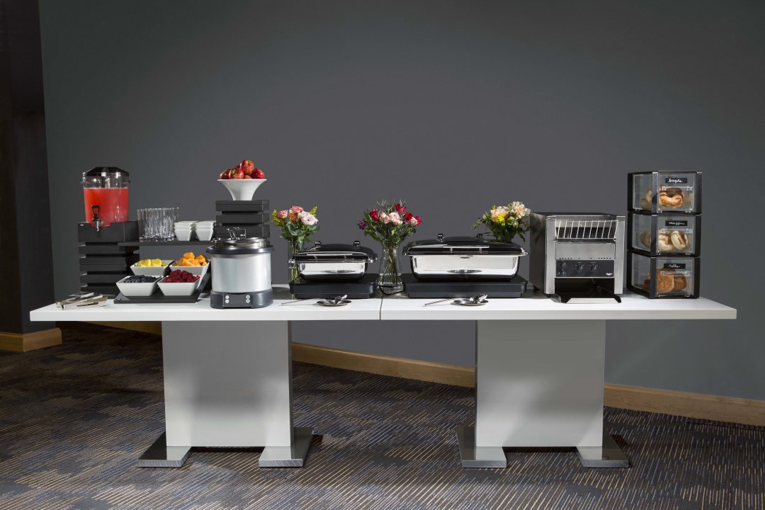 230-volt 300-watt Mirage® drop-in induction buffet warmer with Schuko plug