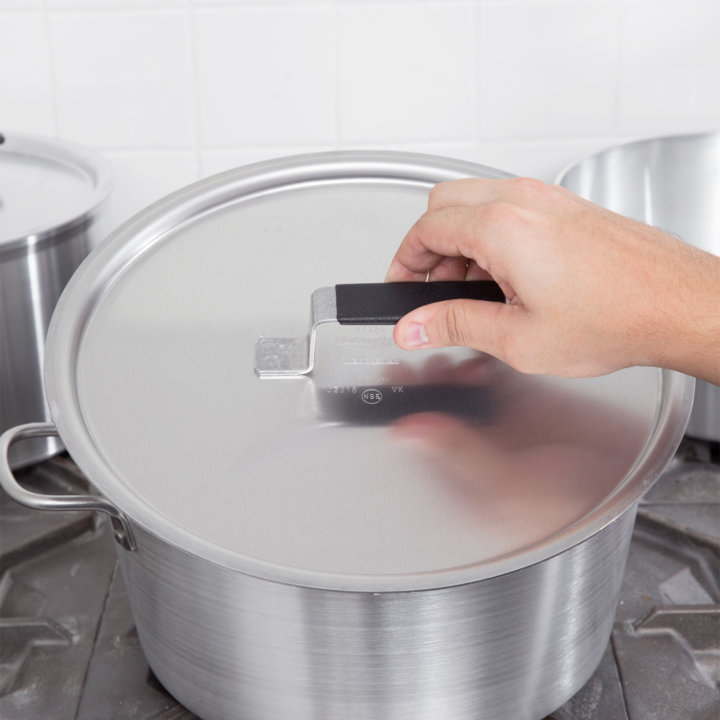 12 ⅜-inch Wear-Ever® flat aluminum cover with dipped handle