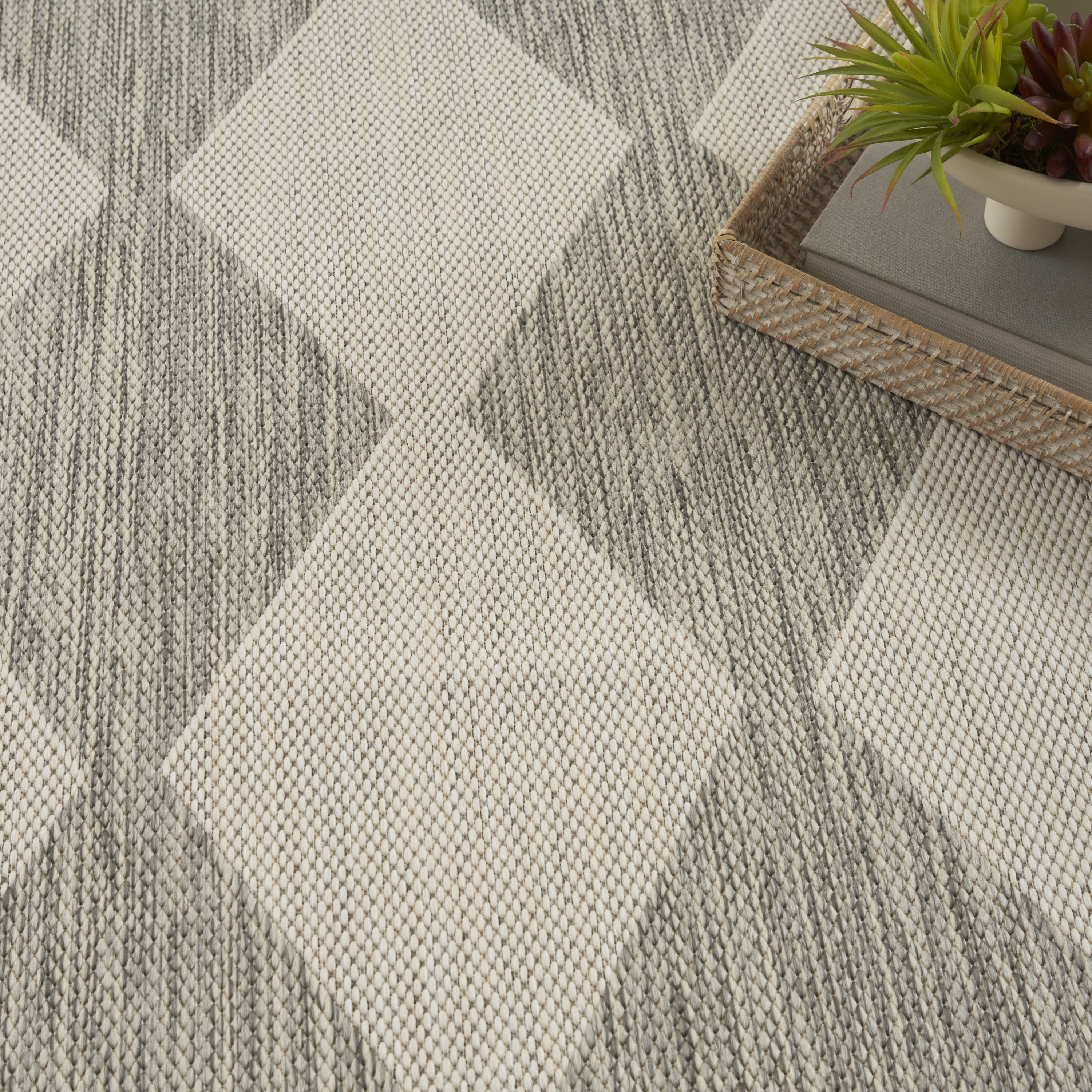 Nourison Positano 5' x 7' Light Grey Modern Rug