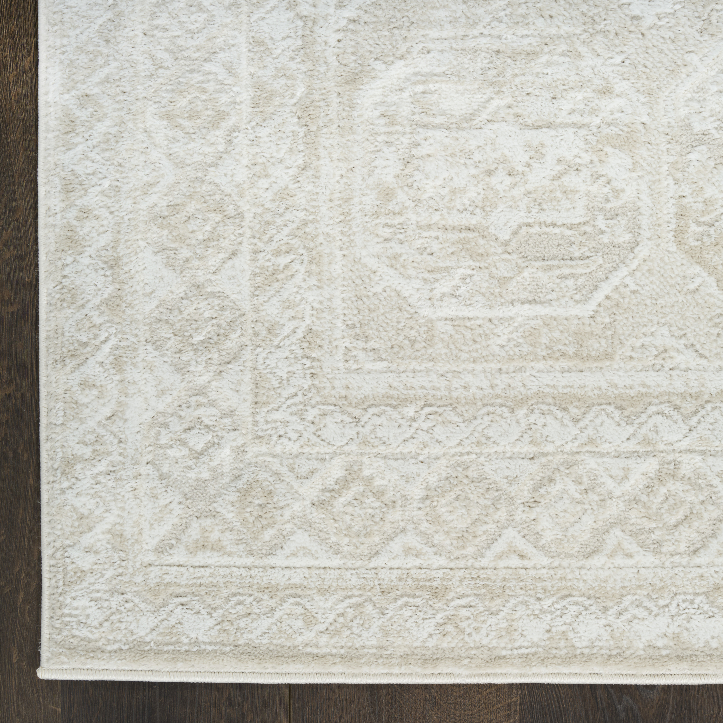Nourison Dekor 5'3" x 7' Ivory Beige Vintage Indoor Rug