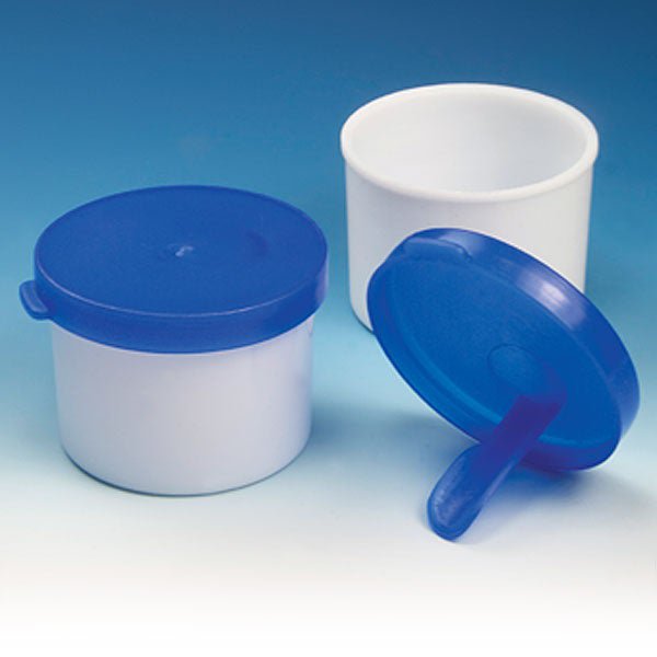 Globe Scientific CONTAINER, FECAL SPECIMEN W/SCOOP 20ML (100/BG 12BG/CS)