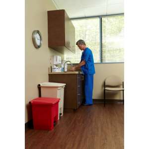 Rubbermaid Commercial, Legacy, 8 gal, Plastic, Red, Square, Receptacle