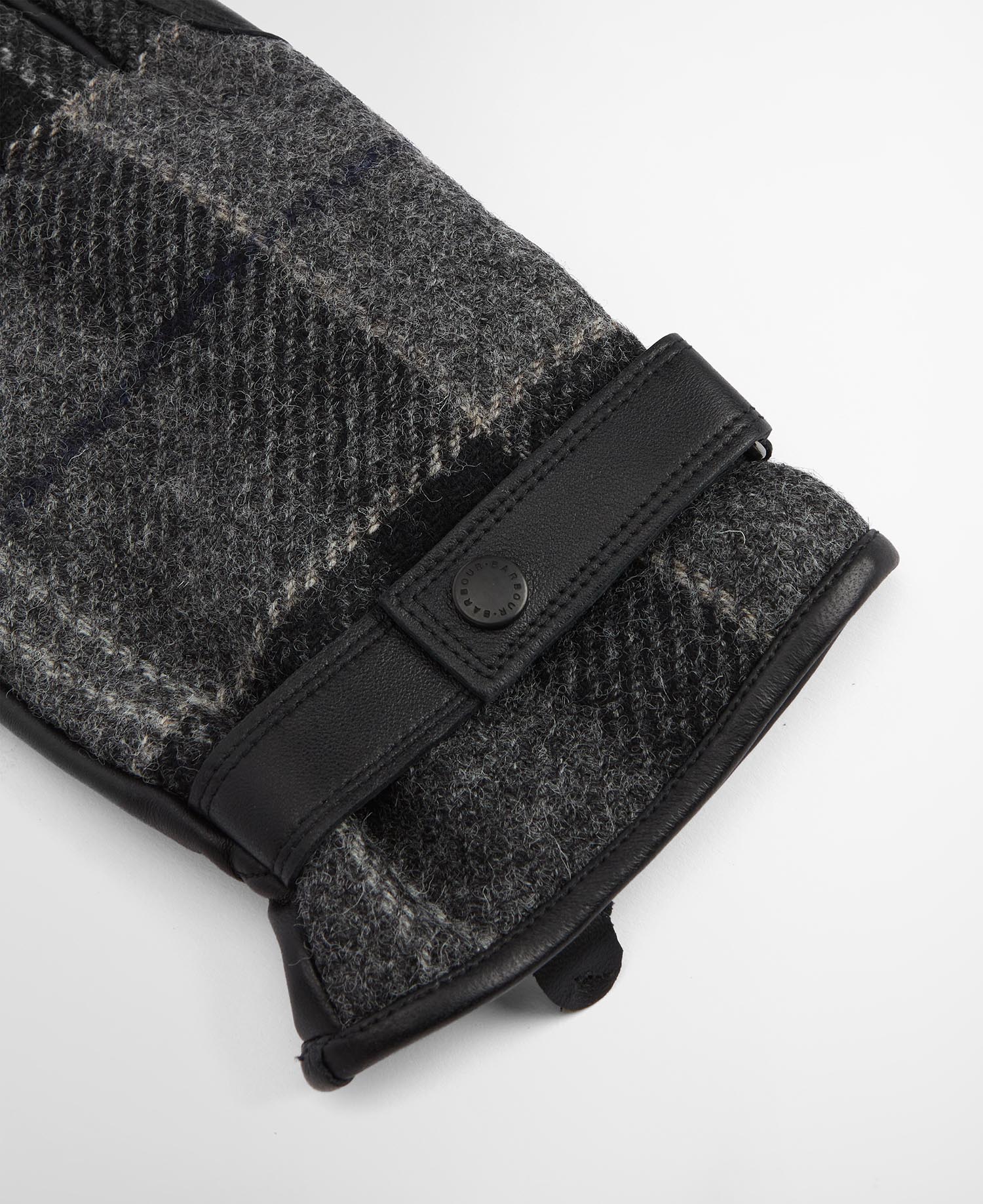 Newbrough Tartan Gloves image number 1