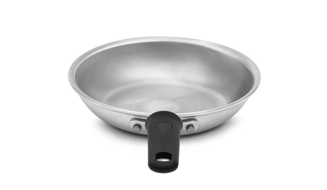 7-inch Wear-Ever® aluminum fry pan with natural finish and silicone handle