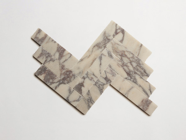 lapidary: girata | cigar | calacatta viola | tumbled 