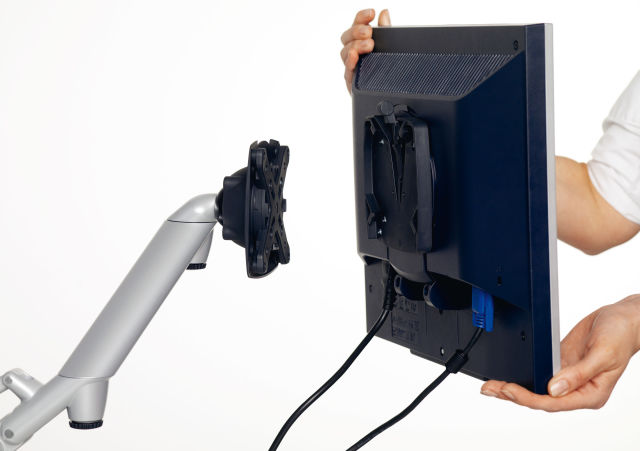 Attach and remove monitors quickly and easily without tools.