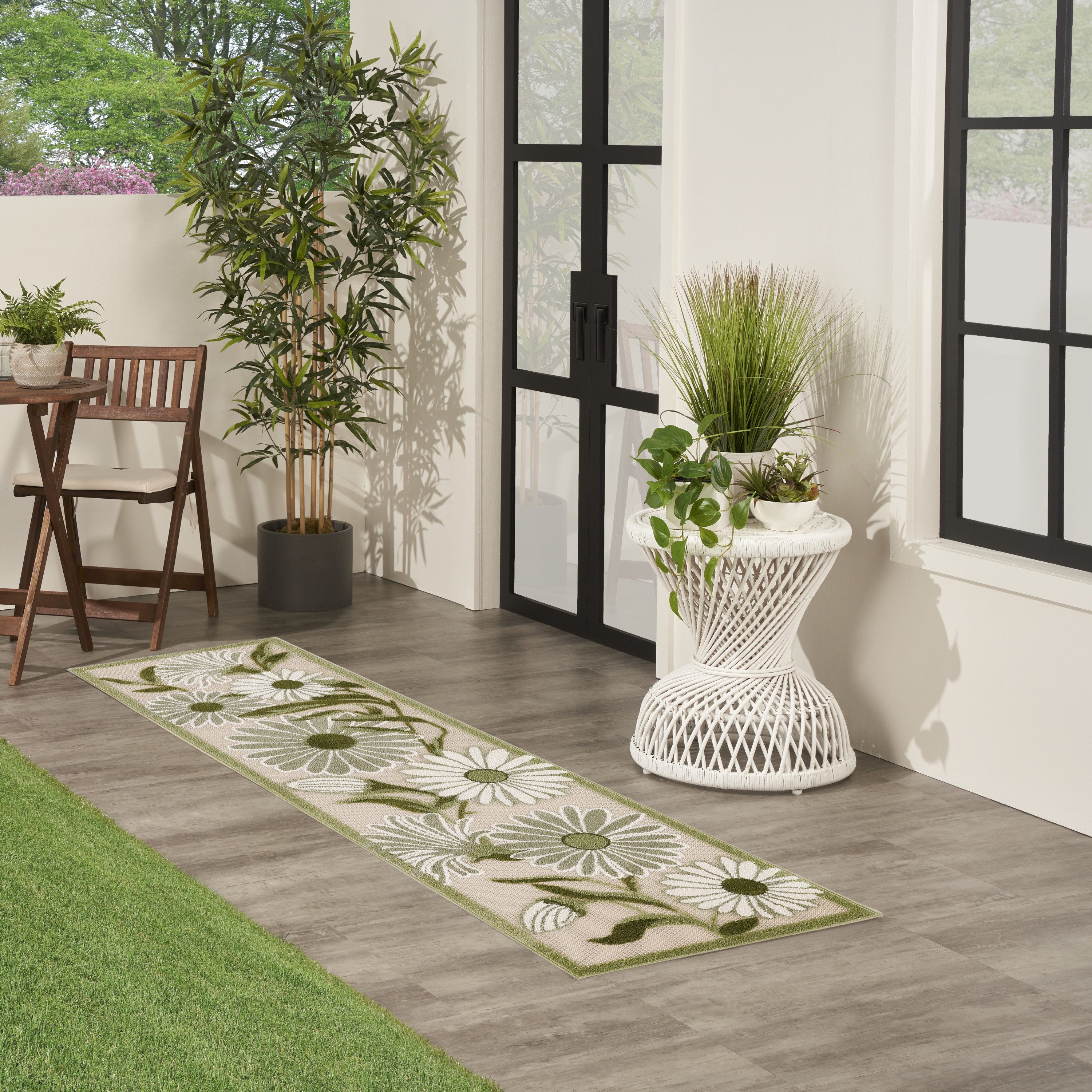 Nourison Aloha 2' x 6' Ivory Green Outdoor Rug
