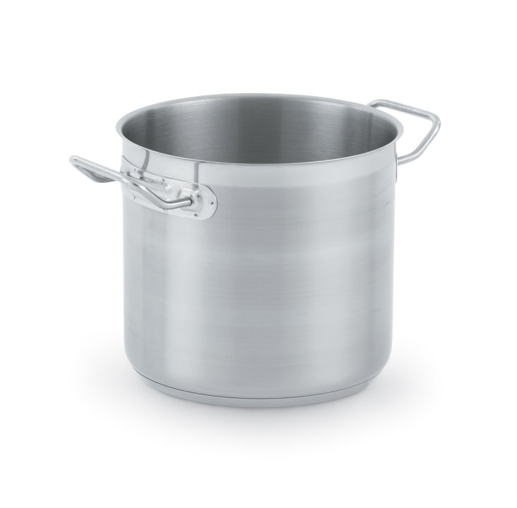 8-quart Optio™ stockpot with low-domed cover