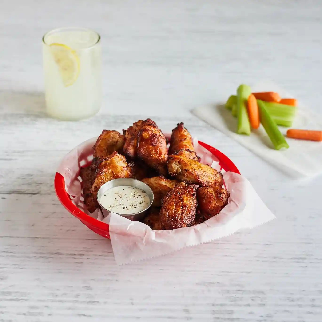 Tyson® Fully Cooked Breaded Honey BBQ Glazed Bone-In Chicken Wing Sections, Small https://images.salsify.com/image/upload/s--90EaYaGE--/q_25/pbtqfrll78bgnqbhniir.webp