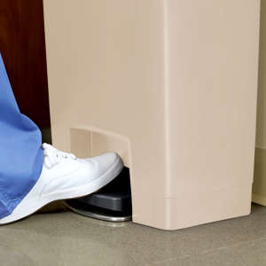 Rubbermaid Commercial, Streamline, Step-On, 13 gal, Resin, Beige, Rectangle, Receptacle