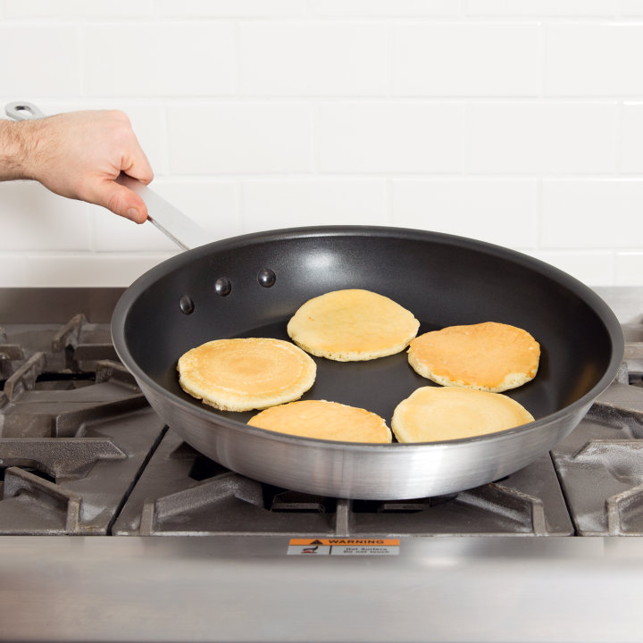 14-inch Arkadia™ aluminum frying pan with nonstick coating