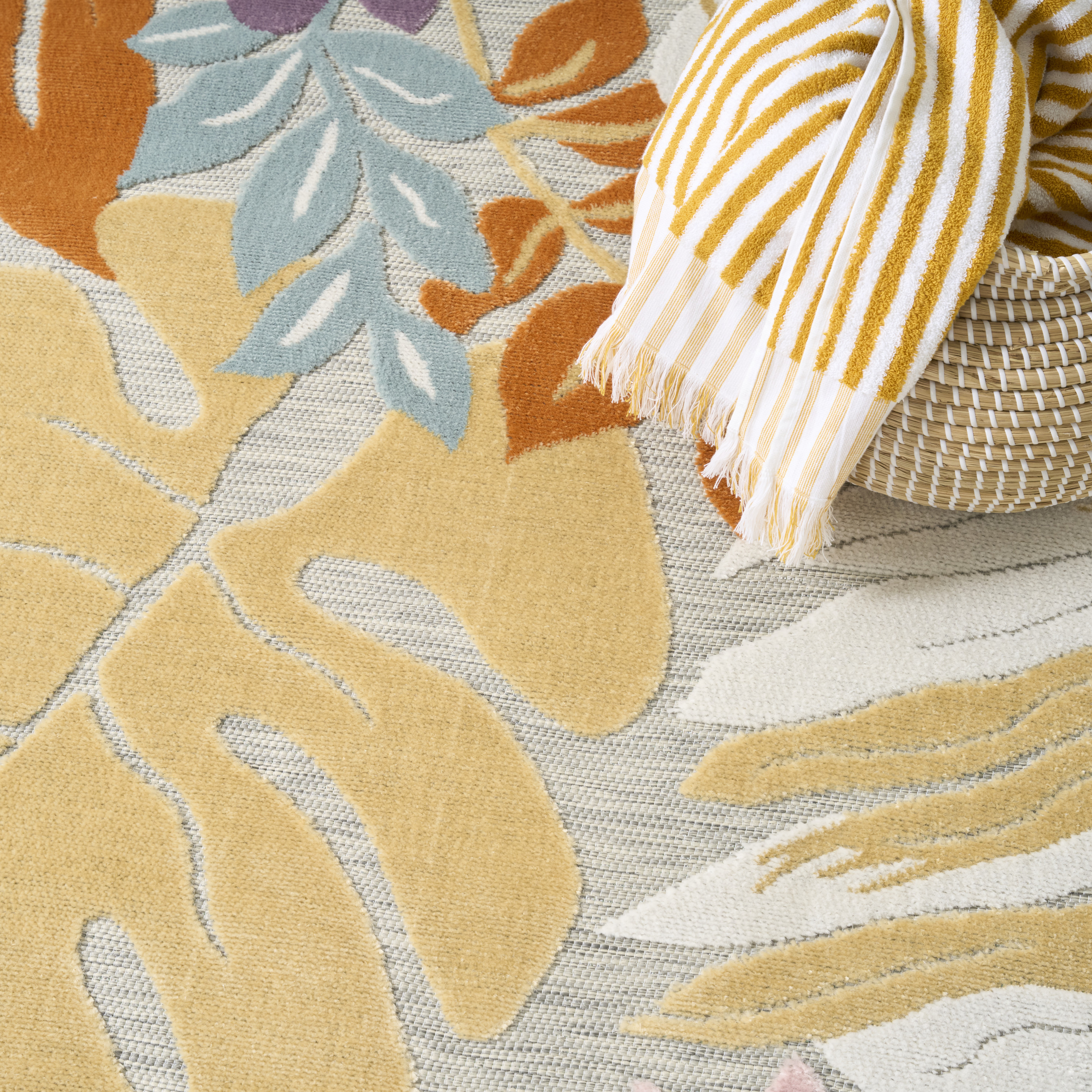 Nourison Suncoast 7'10" x 9'10" Multicolor Tropical Rug