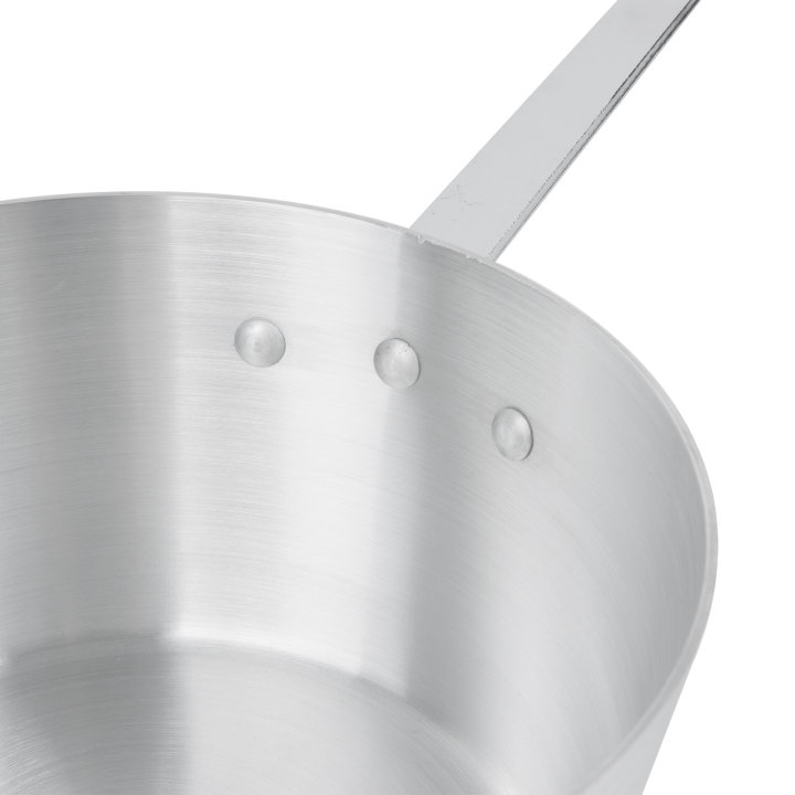 7-quart Arkadia™ aluminum saucepan in natural finish