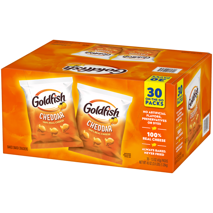 Goldfish® Cheddar Crackers, 30 count box, 1.5 oz, bag - Right Angle Image