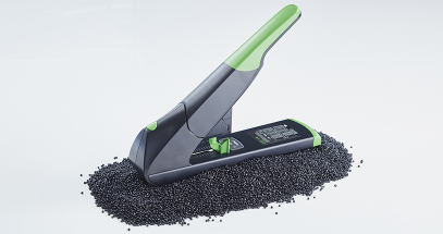 This stapler is made from 81% recycled plastic to support a cleaner, healthier environment.