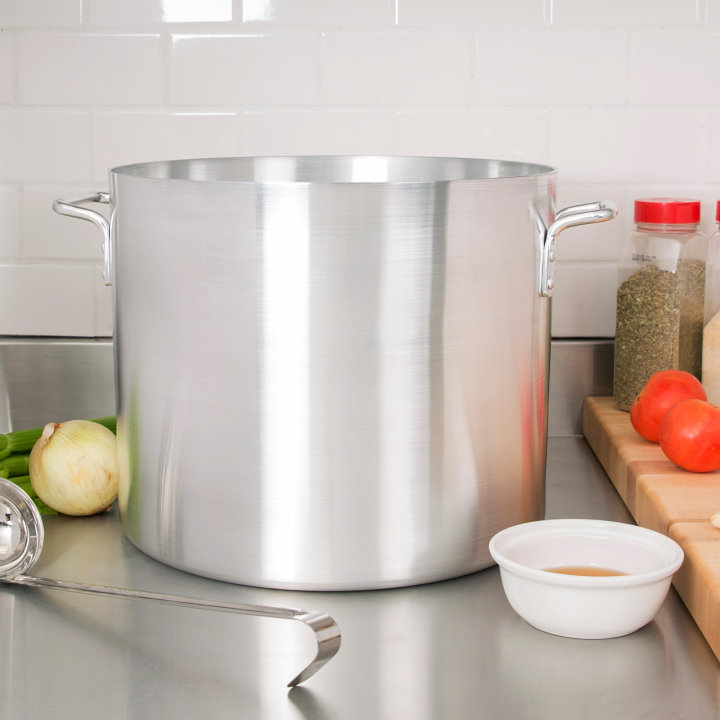 32-quart Arkadia™ aluminum stockpot in natural finish