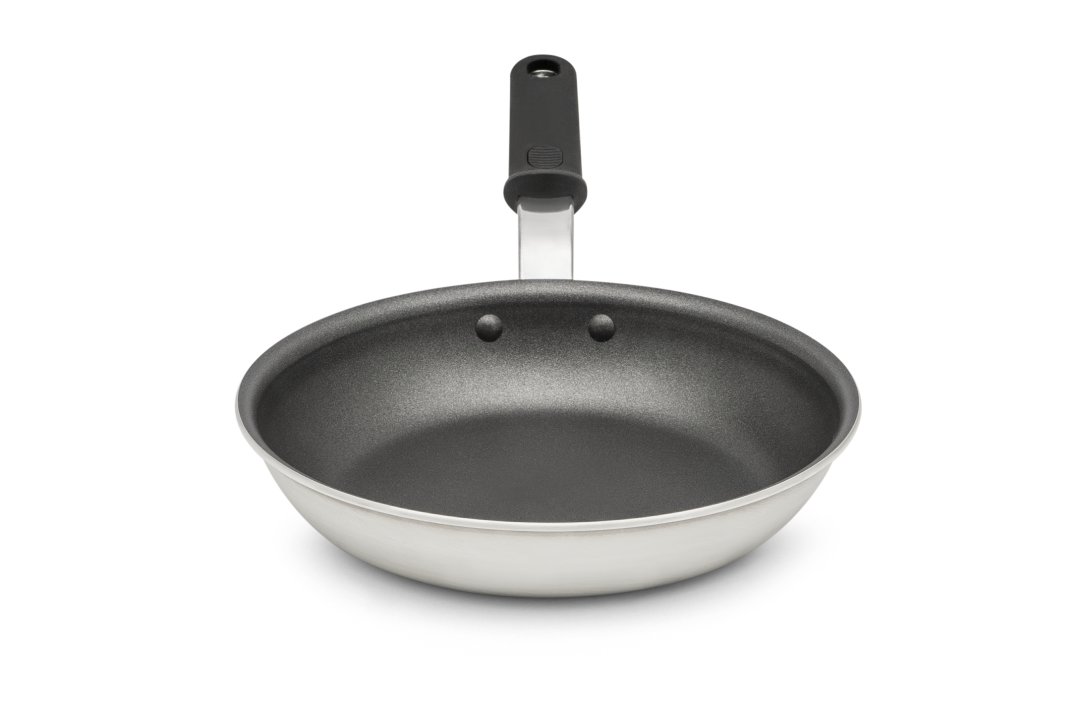 7-inch Wear-Ever® aluminum fry pan with CeramiGuard® II nonstick coating and silicone handle