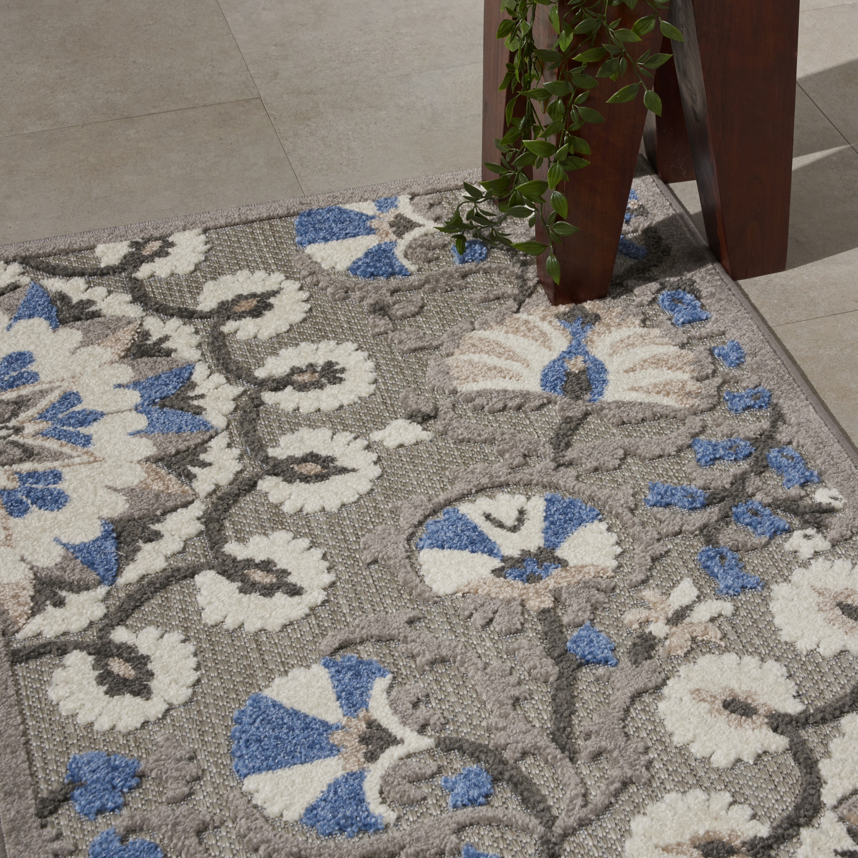 Nourison Aloha 2' x 3' Grey Multicolor Transitional Rug