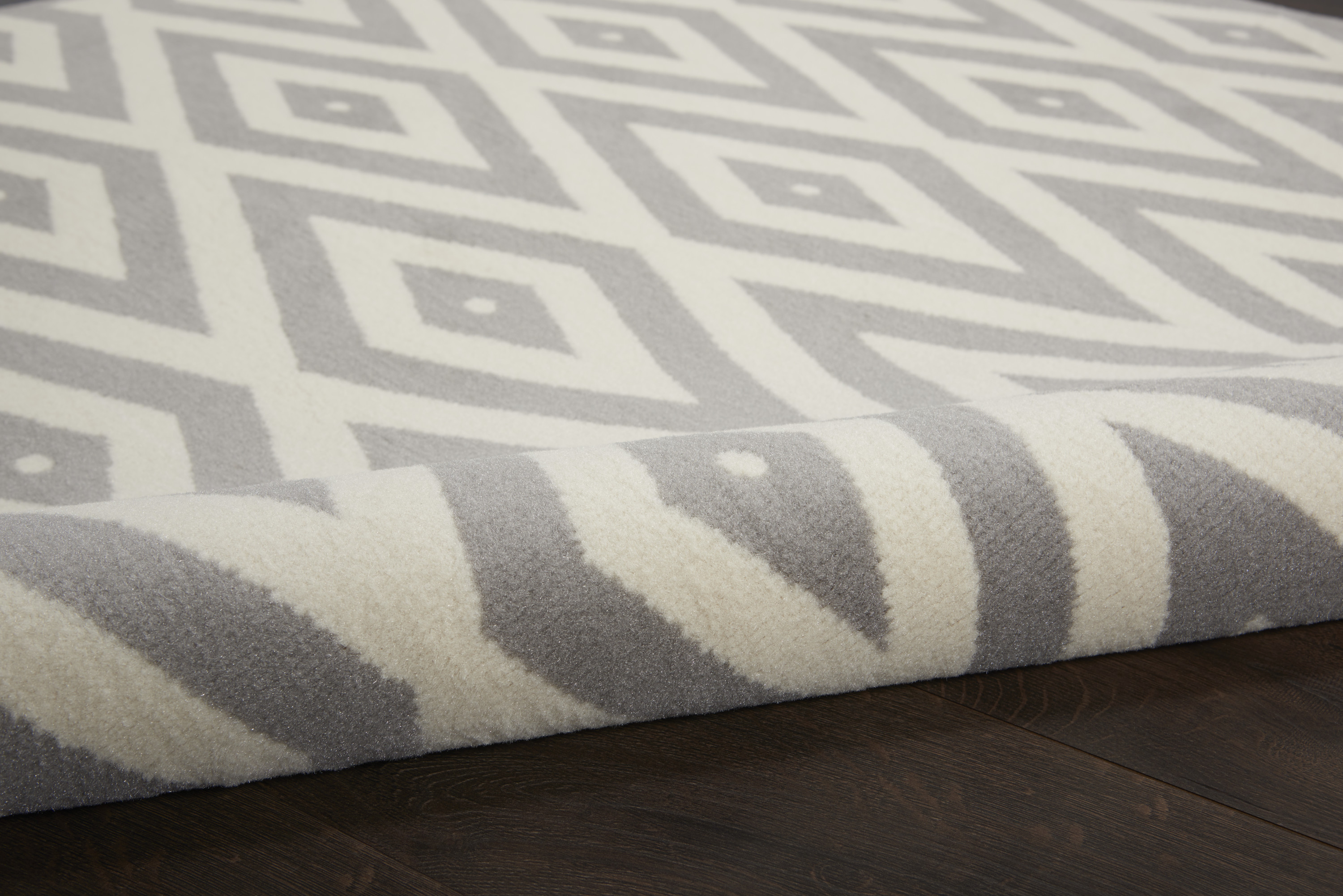 Nourison Grafix 8' x Round White/Grey Mid-Century Modern Indoor Rug