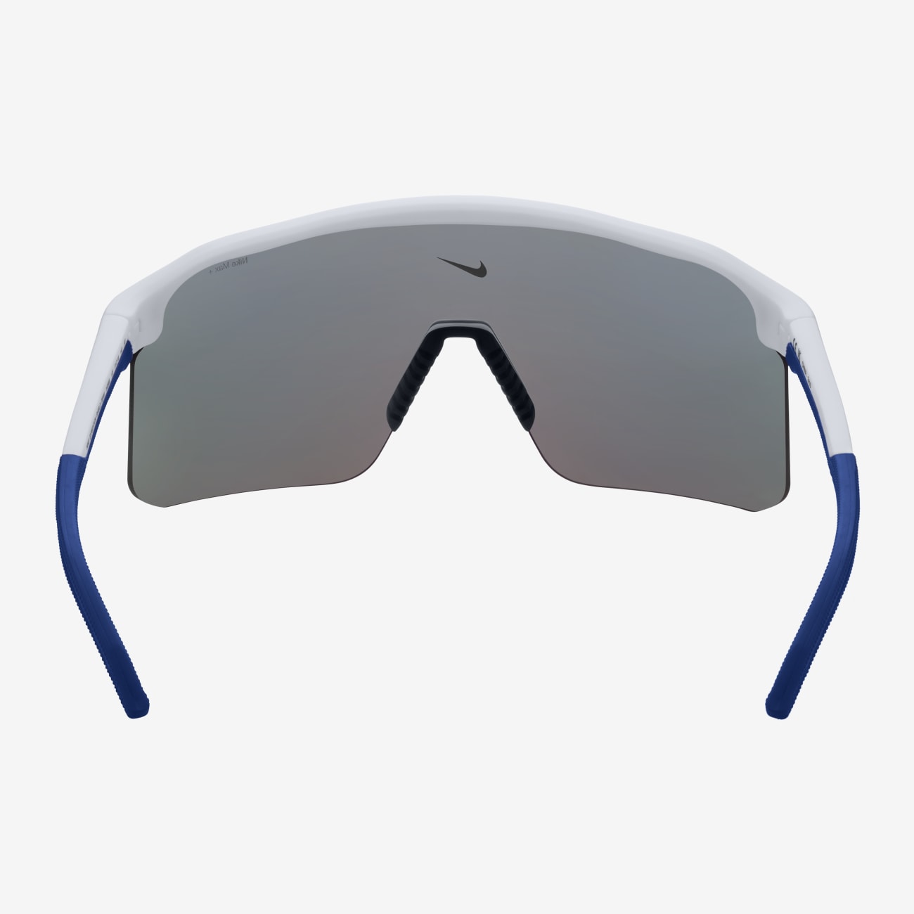 Nike Expedition Shield Team Lifestyle Image