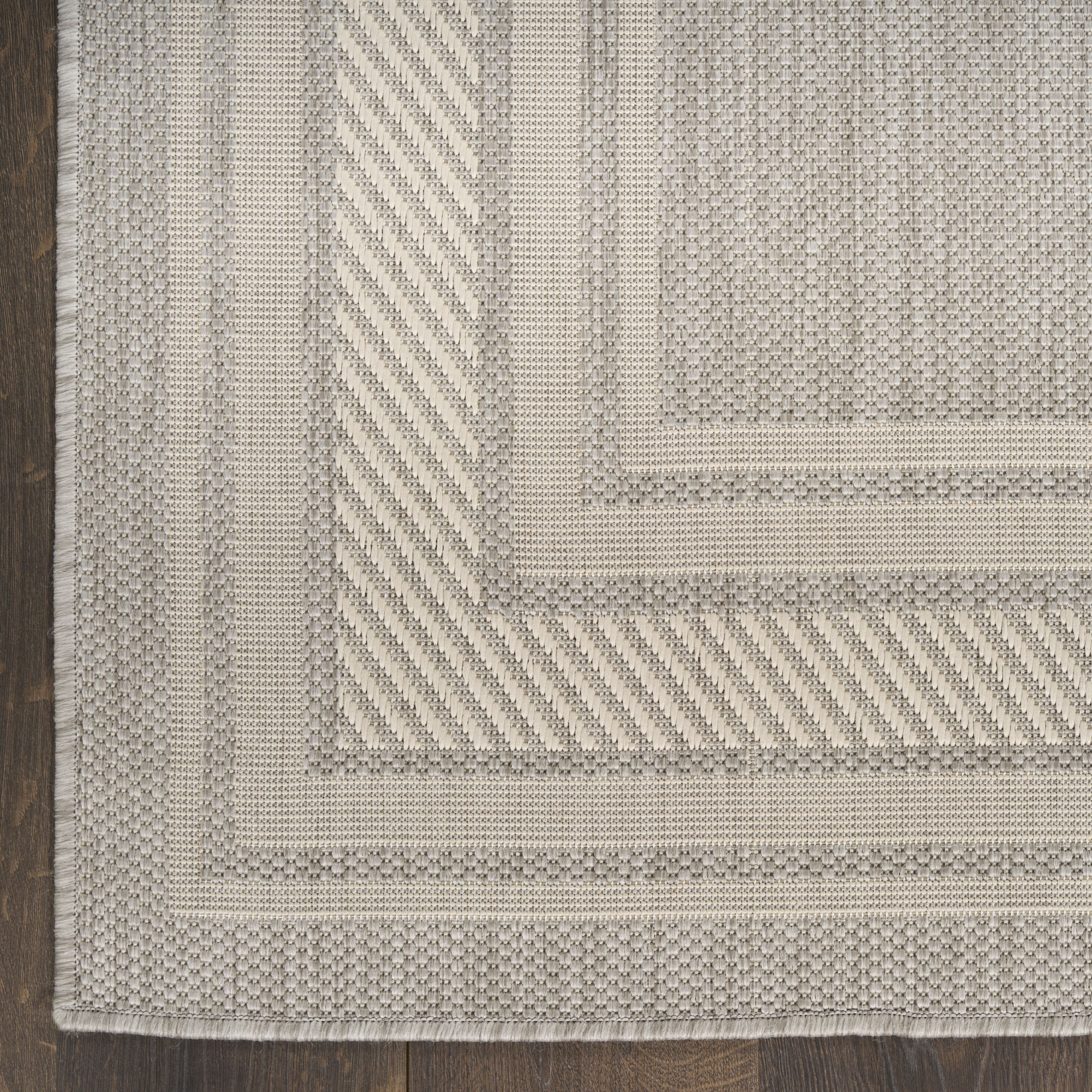 Nourison Horizon Indoor/Outdoor 6' x 9' Grey Modern Rug