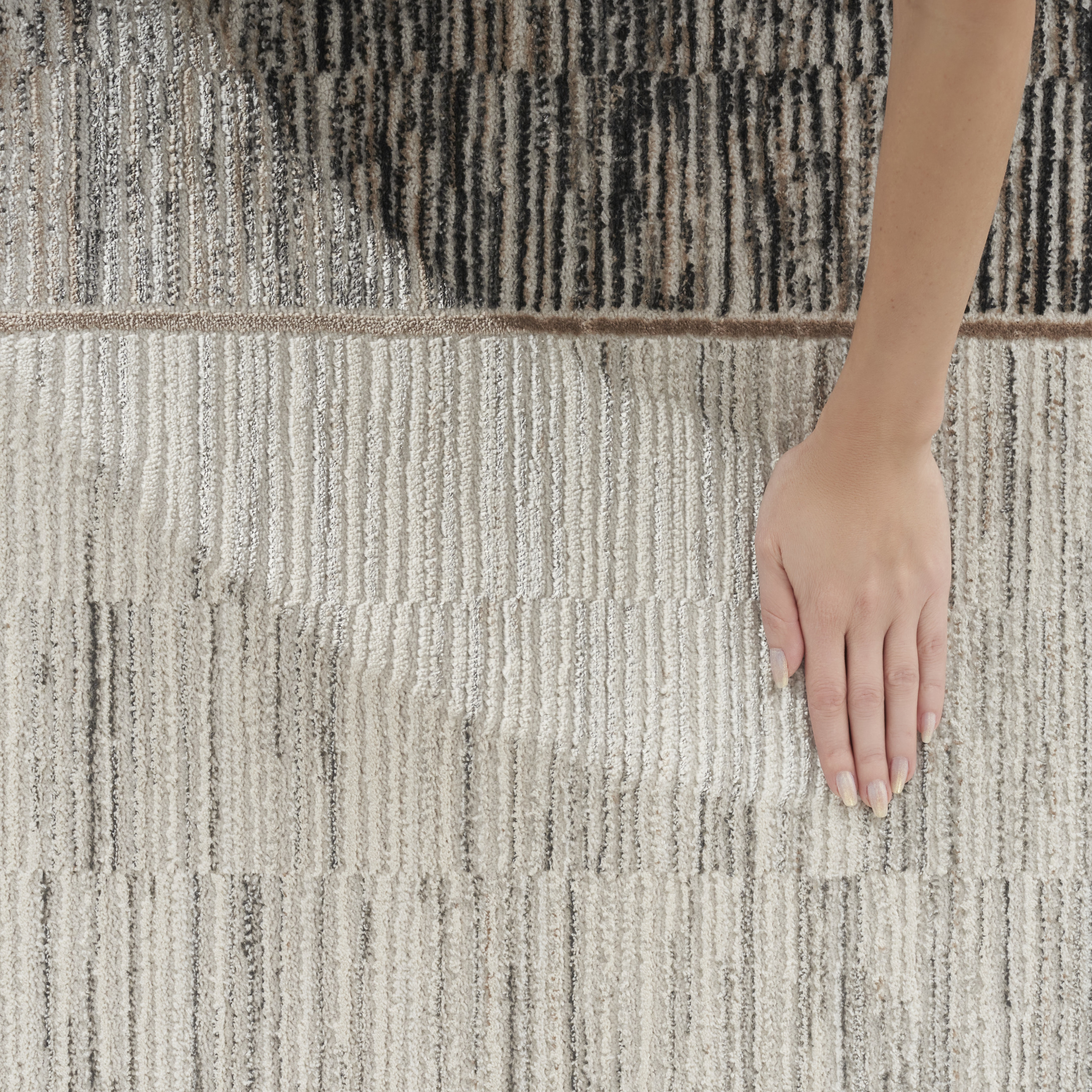 Nourison Desire 2'3" x 7'6" Grey Black Modern Indoor Rug