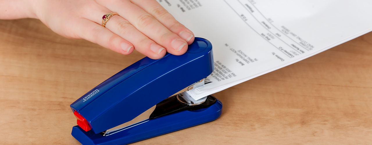 The Dual Staple Guide ensures straight, jam-free stapling evey time.