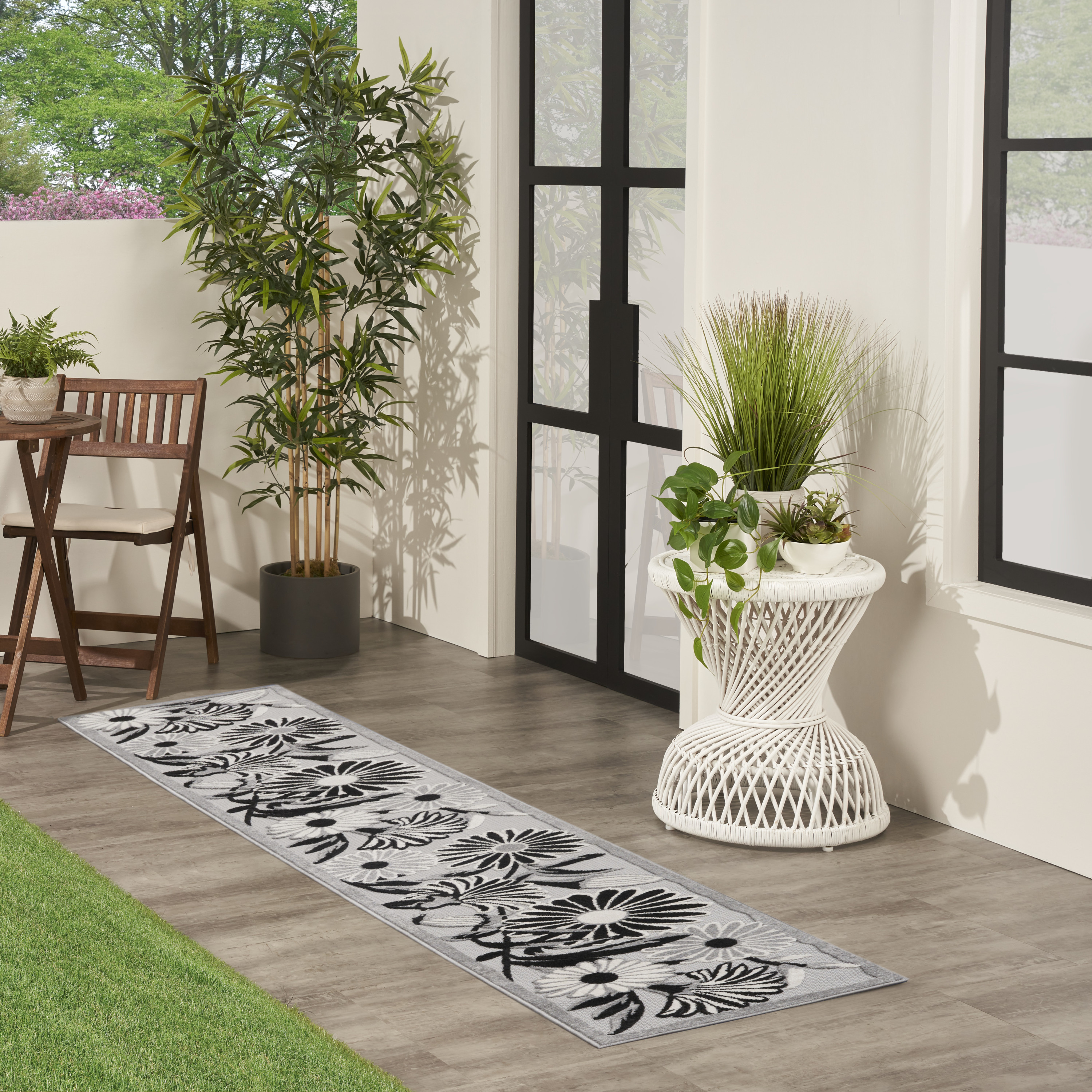 Nourison Aloha 2'3" x 12' Black White Contemporary Rug