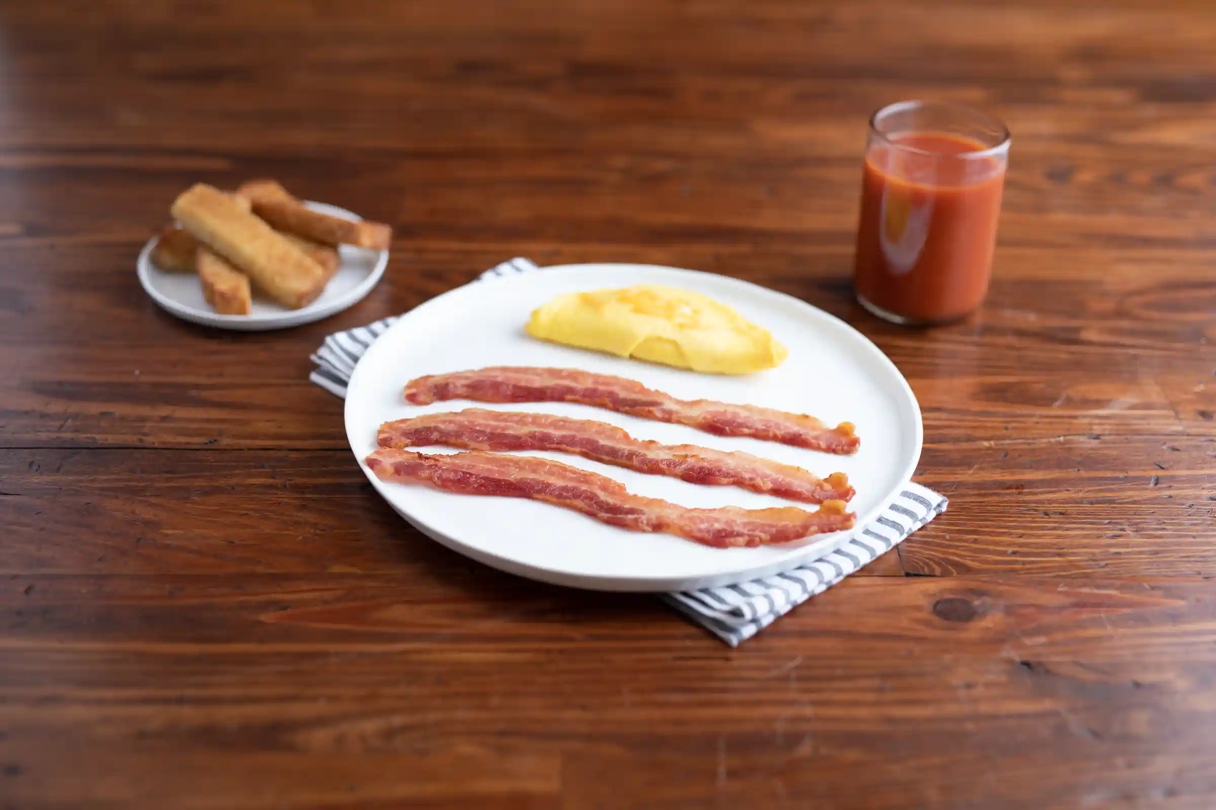 Wright® Brand Naturally Hickory Smoked Thin Sliced Bacon, Bulk, 15 Lbs, 18-22 Slices Per Pound, Gas Flushed_image_1