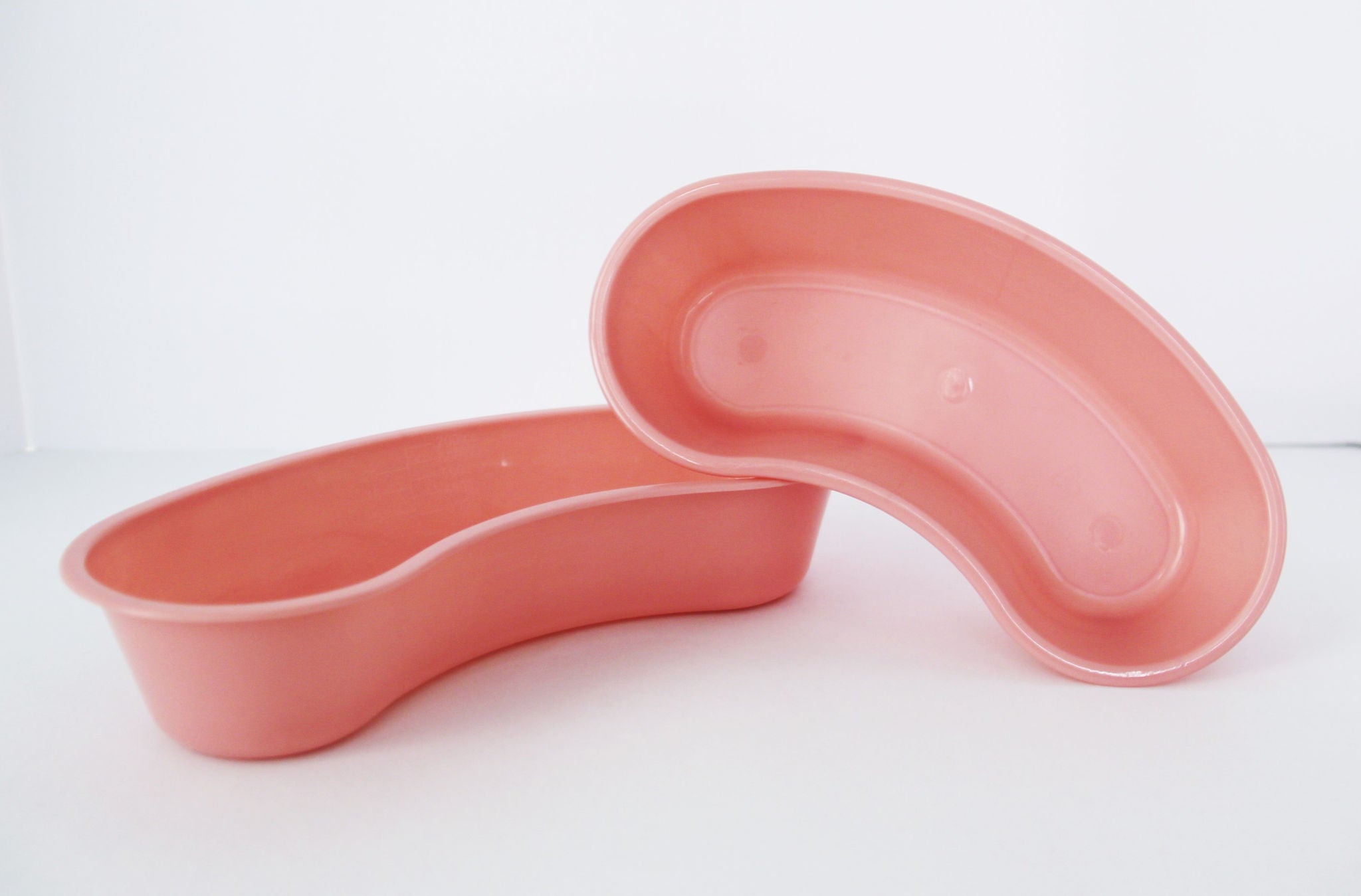 Emesis Basin, 500 cc, Mauve