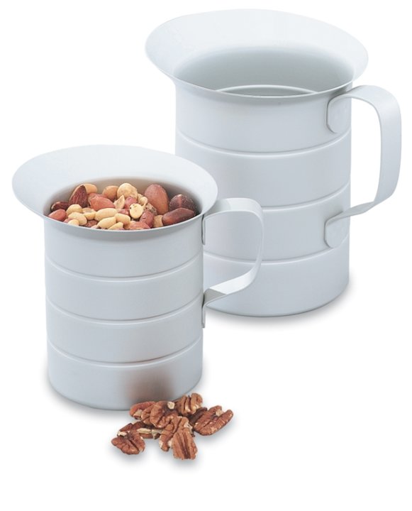 2-quart aluminum measuring cup