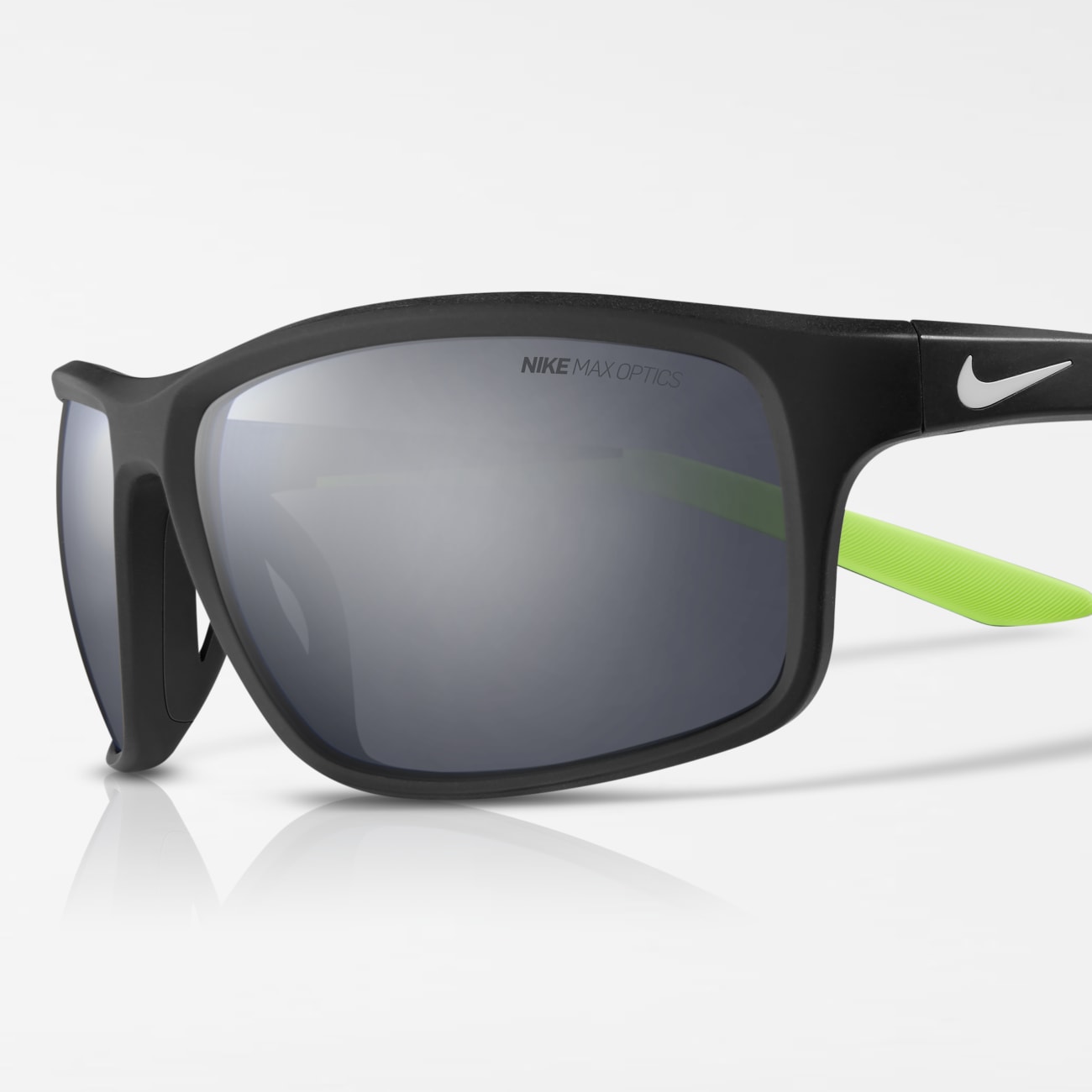 Nike Adrenaline 22 Style Image