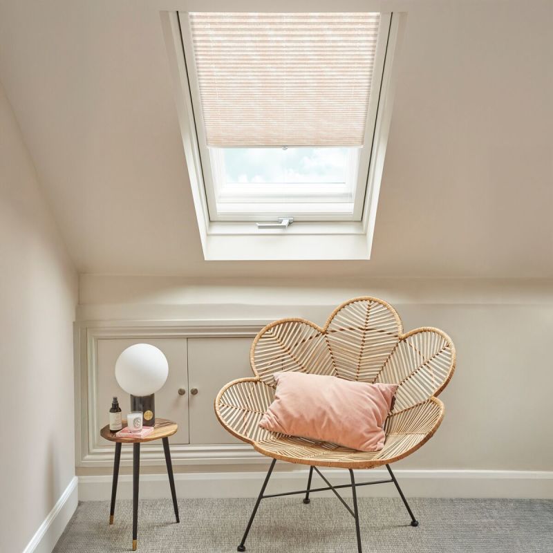 Galen Coral Pleated blind