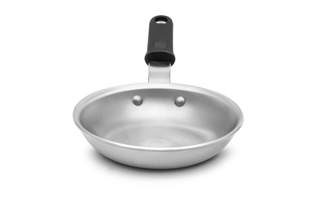 7-inch Wear-Ever® aluminum fry pan with natural finish and silicone handle