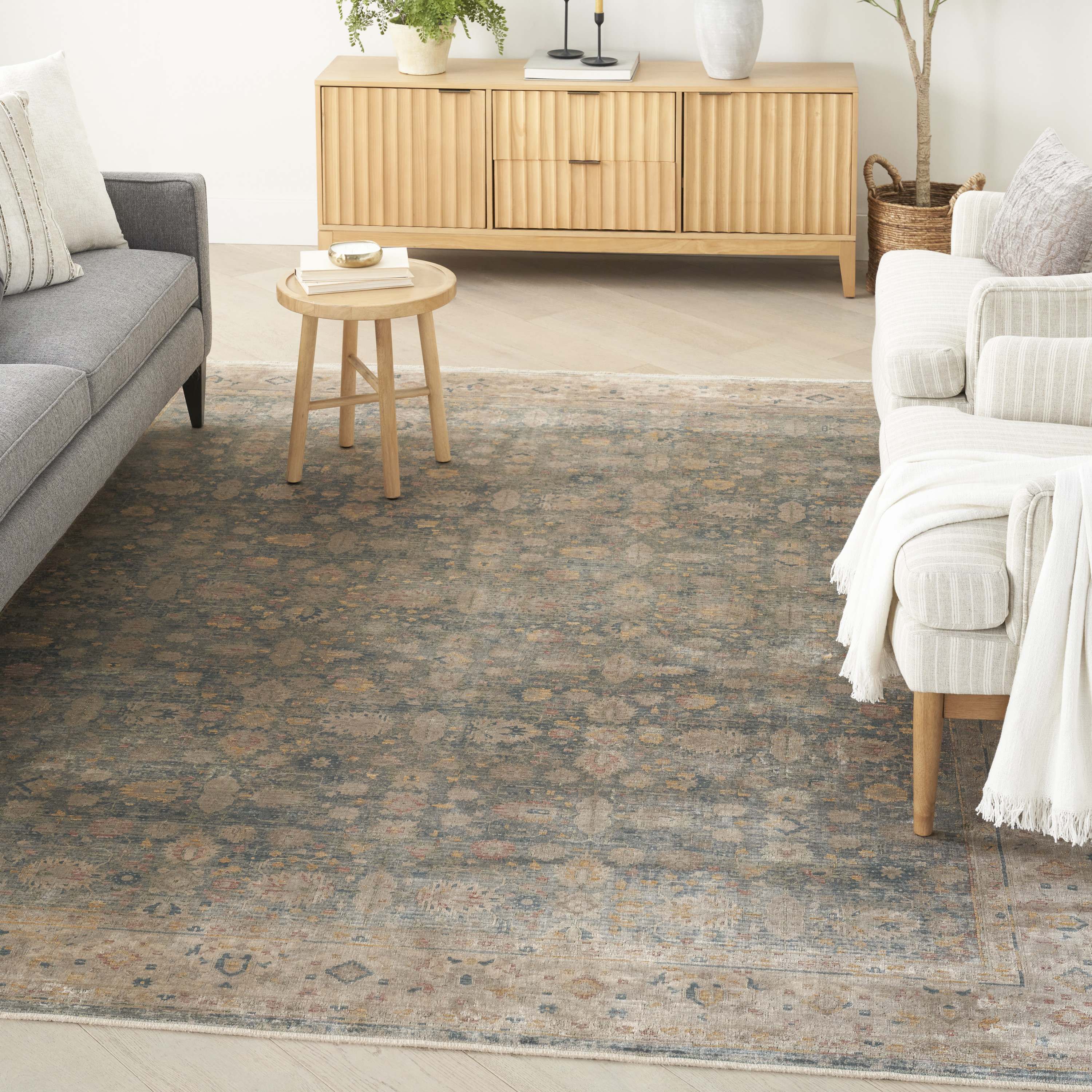 Nourison Luxurious 5'3" x 7'3" Ivory Blue Vintage Indoor Rug