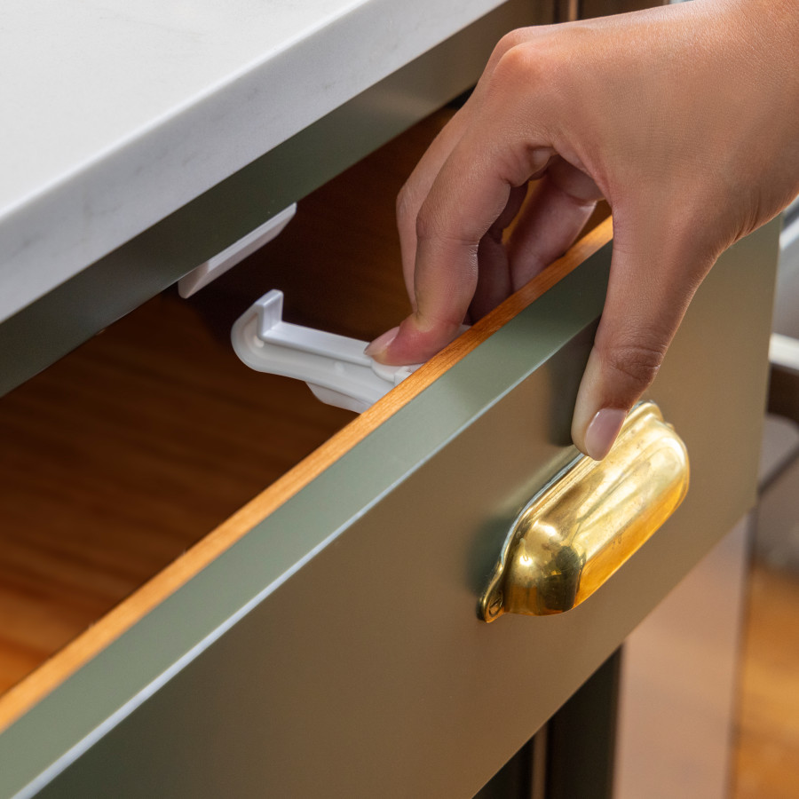 Cabinet & Drawer Latches