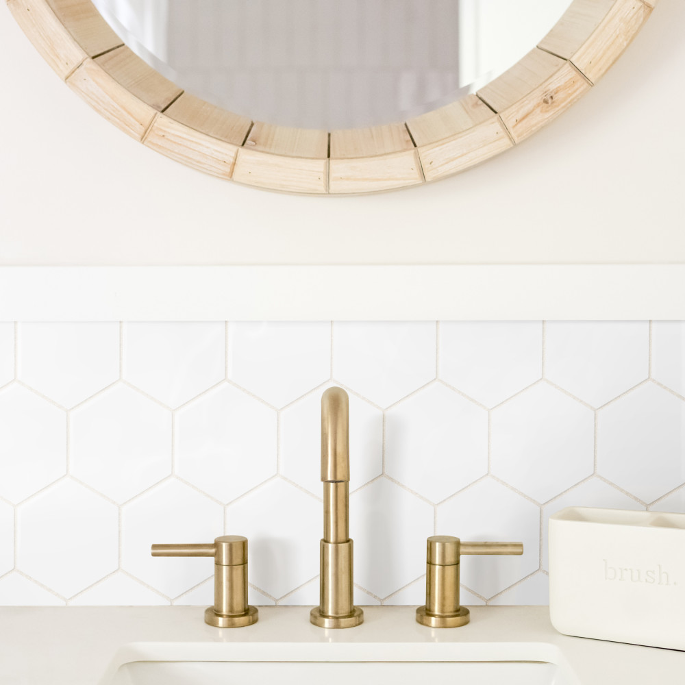 Metro Super 4″ Hex Matte White 10 in. x 11-1/2 in. Porcelain Mosaic Tile