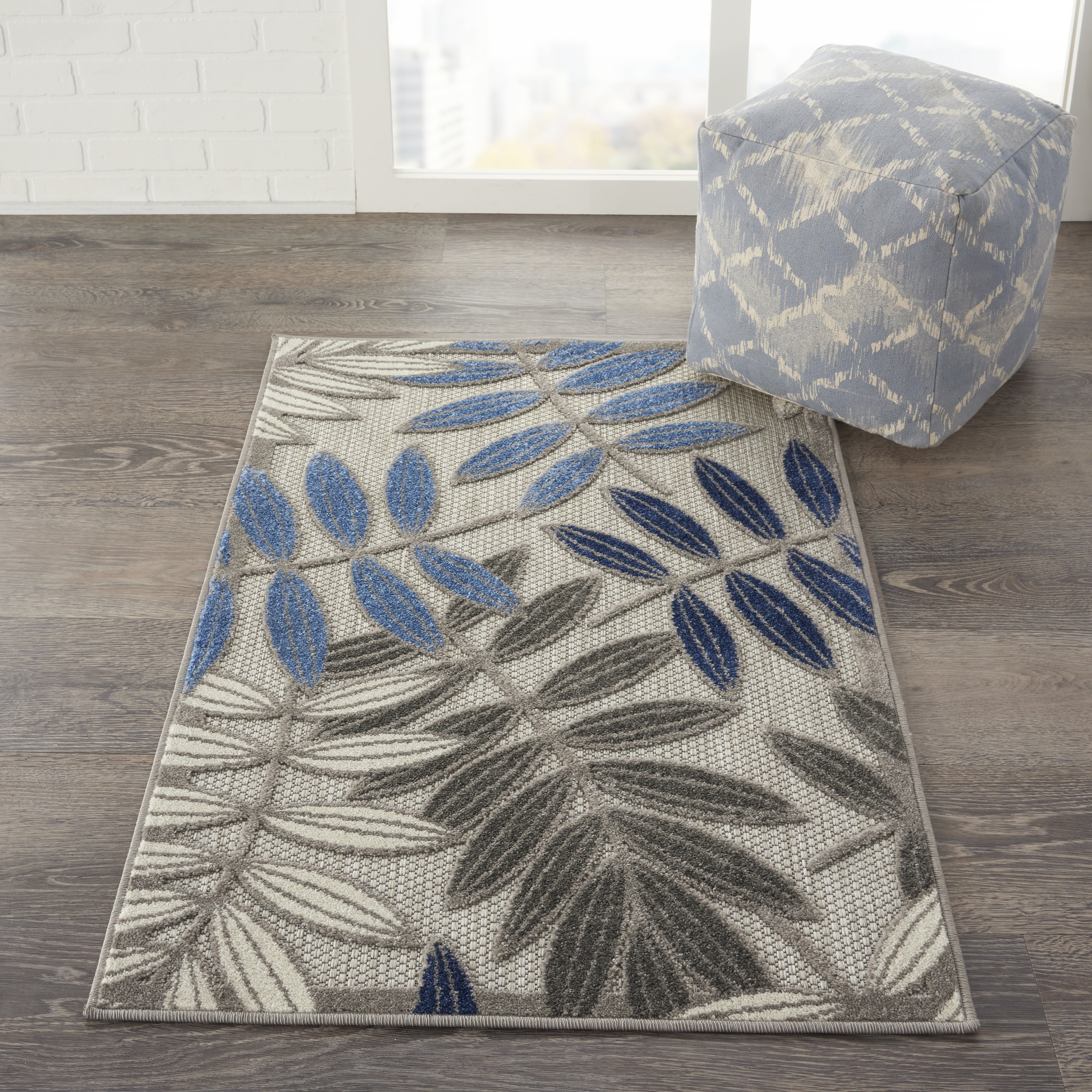 Nourison Aloha 2'8" x 4' Grey Blue Tropical Rug