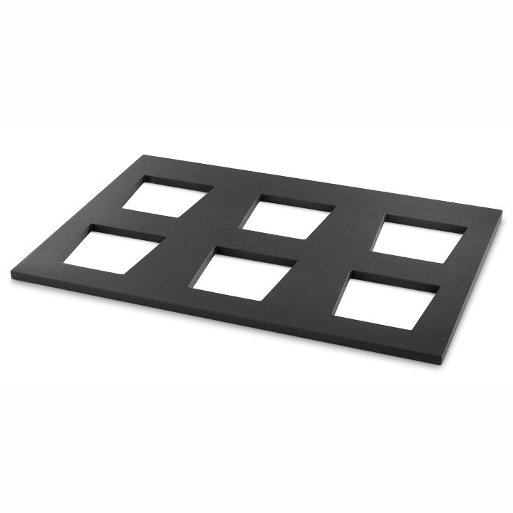 Cubic Display Shelves and Crossbars