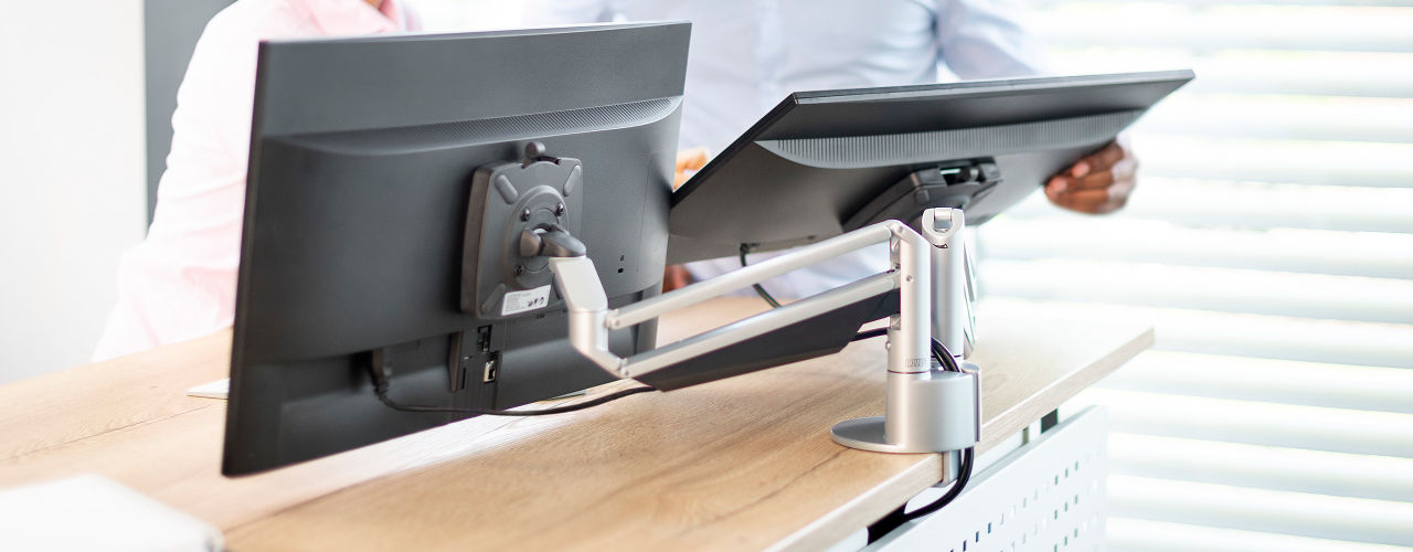 We offer several dual monitor options to suit any work style.