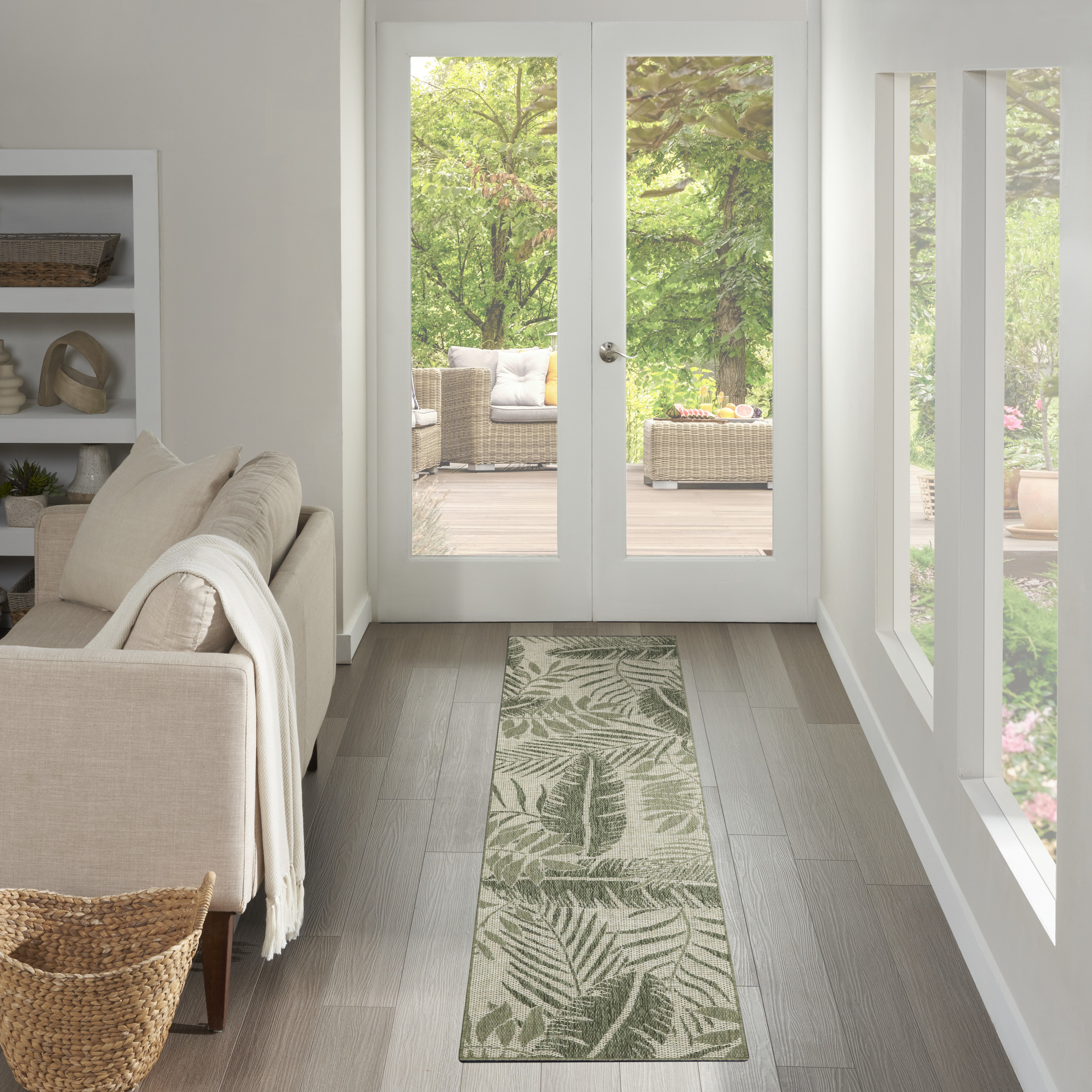 Nourison Garden Oasis 2' x 6' Ivory Green Outdoor Rug