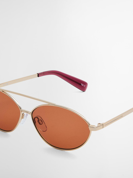 Occhiali da sole Aviator dal taglio ovale Occhiali da sole Aviator dal taglio ovale