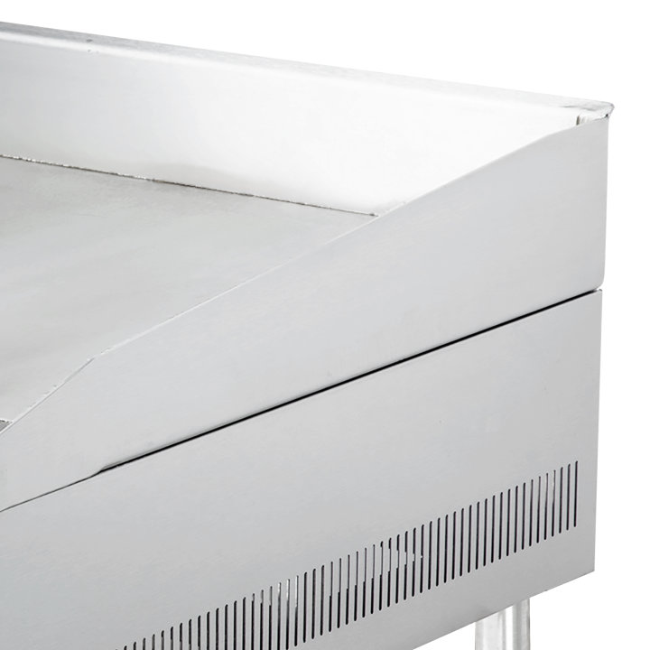 36-inch Cayenne® heavy-duty flattop gas griddle with manual controls