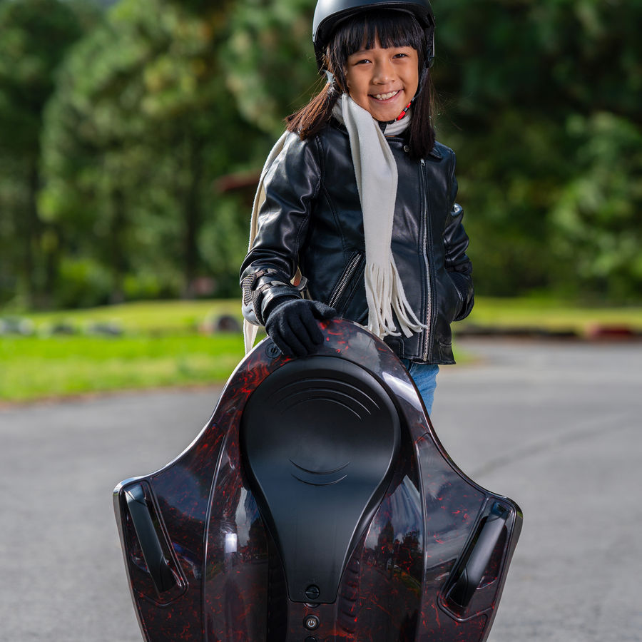 Nighthawk Bolt 12-Volt Ride-On Toy